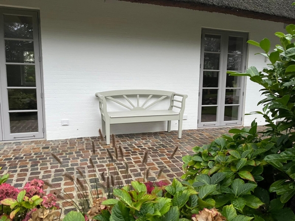 gartenbank holz weiss wetterfest mit sonnenmotiv